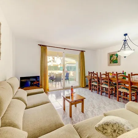 Beautiful Bauza Private Pool Gardens 4 Bedrooms *