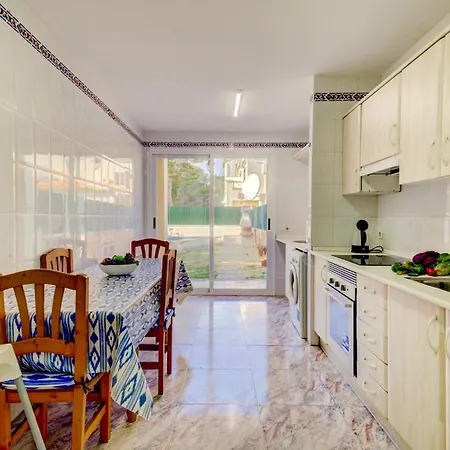 Beautiful Bauza Private Pool Gardens 4 Bedrooms